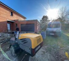 Coulage de la chape liquide rdc étage et garage sur 7 cm épaisseur