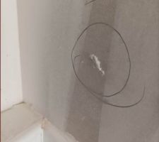 Joint carrelage sur mur. On doit le poncer ca aussi ??? LOL
