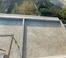 Le toit et la casquette du RDV avec la poutre de renfort