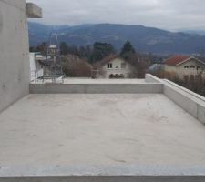 Le toit et la casquette du RDV avec la poutre de renfort