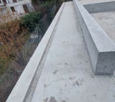 Le toit et la casquette du RDV avec la poutre de renfort