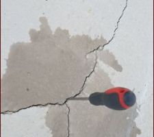 Les fissures grandissent :(