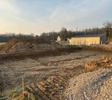 Terrassement pour le vide sanitaire.