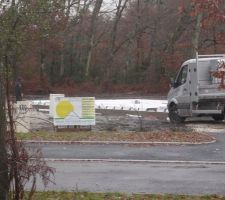 Le voisin avance bien aussi ! mais lui est maçon et se fait lui meme le gros oeuvre