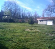 Vue cot&eacute; sud sur garage