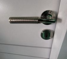 Poignées de portes sur l'ensemble de la maison