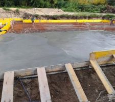Coulage du radier de la terrasse en 1er pour créer la pente