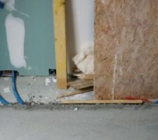 Pareil dans la salle de bain, il manque 1 bout !!!