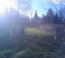 Entr&eacute;e du terrain ou sera fix&eacute; le portail