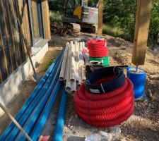 Materiel de VRD et drainage en attente