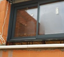 Pose des fenêtres RDC et R+1 - celle là c'est le gag ! on a tellement rigolé !