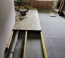 Préparation pour la climatisation du dortoir.