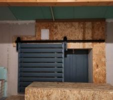 Préparation pour la climatisation du dortoir.