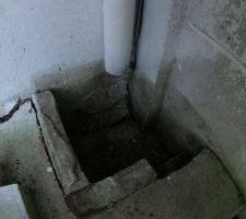 Je devais également réparer le regard de l'évacuation des eaux de pluie.