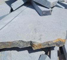 Seuils de portes / fenêtres posés. Qualité seuils top avec effets gris et beiges