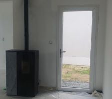 Hier, il y a eu la mise en service du poele, j'espère qu'il fonctionnera bien l'année prochaine