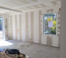 Bandes placo r&eacute;alis&eacute;es salon