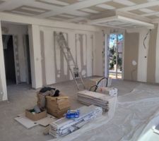 Bandes placo r&eacute;alis&eacute;es salon