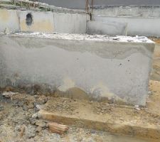 Longrines décoffrées, partie affaissée suite ouverture coffrage