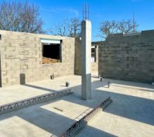 Coffrage des volets roulants termin&eacute;, chantier tout propre