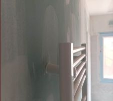 Sèche serviette mal fixé
