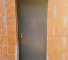 Oups !! Mais ce n'est pas la porte qu'on a choisi