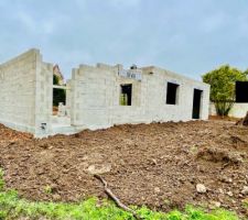 Remblais tout autour de la maison