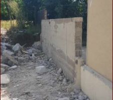 Entrée du terrassier pour la démolition et dessouchage