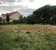 Terrain Tout Propre et pr&egrave;s pour la suite des &eacute;v&eacute;nements