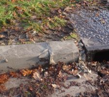 On défonce le trottoir au passage !
