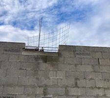 Le vent a soulev&eacute; les entrevous et donc le ferraillage c'est d&eacute;tach&eacute; !