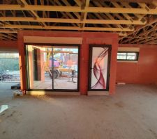 9 Baies-vitrés et une porte vitrée en couleur