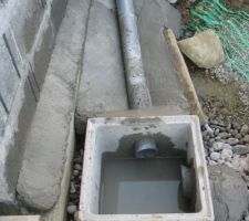Regard récupérant l'eau du drain   les pluviales à venir