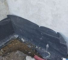 Mise en place étanchéité et isolation des fondations