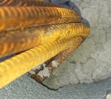 Les barres a b&eacute;ton pour le vide sanitaire ne sont m&ecirc;me pas align&eacute;e dons ils les on pli&eacute; pour les faire pass&eacute;e. Le constructeur dit que s'auras pas d?intacte pour la suite. :-(