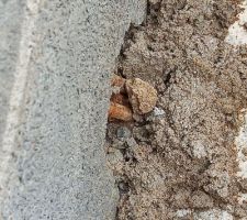 Les barres a b&eacute;ton pour le vide sanitaire ne sont m&ecirc;me pas align&eacute;e dons ils les on pli&eacute; pour les faire pass&eacute;e. Le constructeur dit que s'auras pas d?intacte pour la suite. :-(