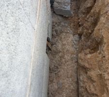 X idem les barre a b&eacute;ton ne sont pas dans l'alignement. cach&eacute; la mis&egrave;re reste facile pour eux mais en poussent le parpaing j'ai ceci.