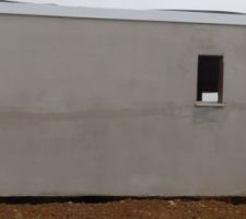 Tuyau d'aération pour le vise sanitaire et déjà remplie de terre