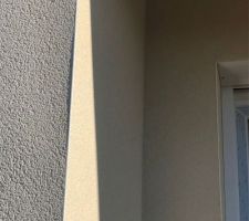 Manque de cr&eacute;pie la ou on vois un peut d'ombre. Mais je chipote encore une fois!!! 
Le travail et mal fait. Comme d'habitude