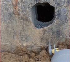 Tuyau de vide sanitaire non joint&eacute;,avec les intemp&eacute;rie l'eau rentre dans le vide sanitaire.