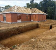 La charpente est enfin posé ! et l'habillage sous toiture est posé