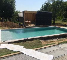 Mise en eau et installation hydraulique dans l?abris de piscine