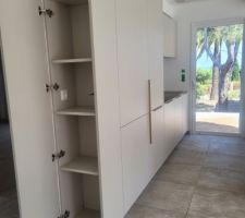 Placard intégré sur face ouest