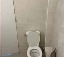 Carrelage dans la salle de bain