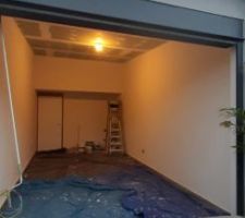 Bande de placo et primaire d'accrochage