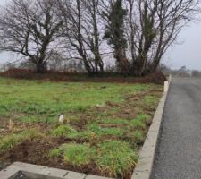 Terrain vu de chez le/la voisin.e