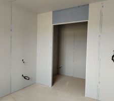 Chambre 1 , dressing
