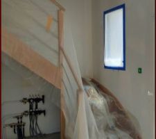 Protection de l'escalier (en cours) pour peinture au pistolet