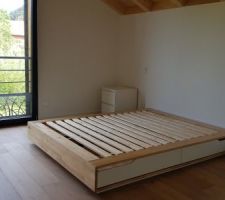 Montage des lits et tables de nuit