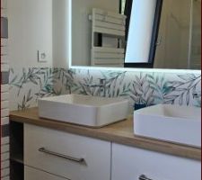 Crédence sticker de la salle d'eau parentale